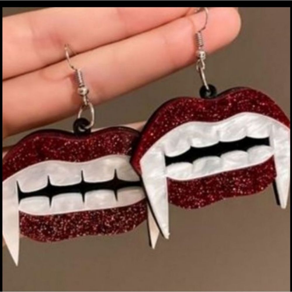 New VAMPIRE STATEMENT  HALLOWEEN EARRINGS - Picture 6 of 6